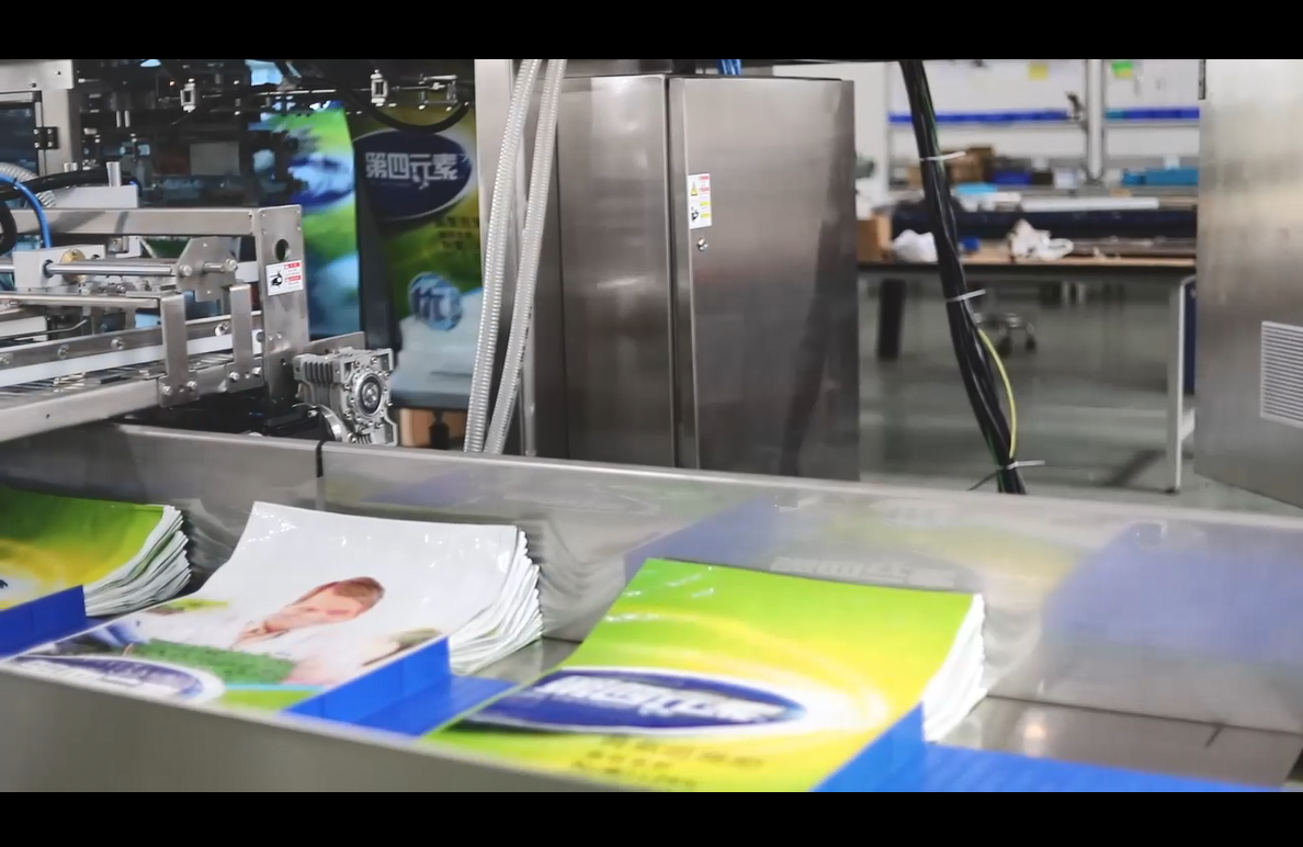 Macchina automatica per alimenti per animali domestici